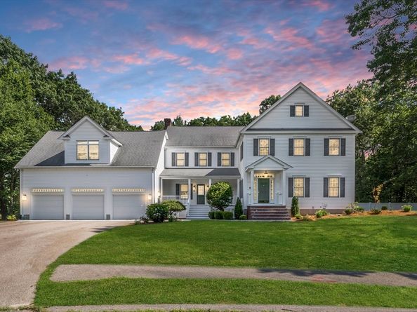 9 Tulip Way, Medway MA 02053