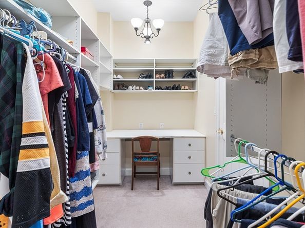 9 Tulip Way, Medway MA 02053