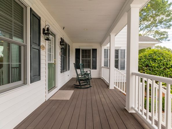 9 Tulip Way, Medway MA 02053