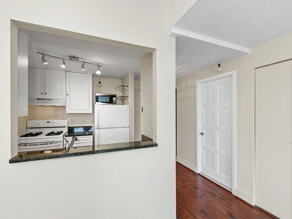 42 8th St 1307, Boston MA 02129