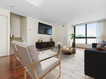 42 8th St