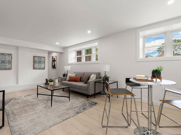 84 Winthrop 1, Brookline MA 02445