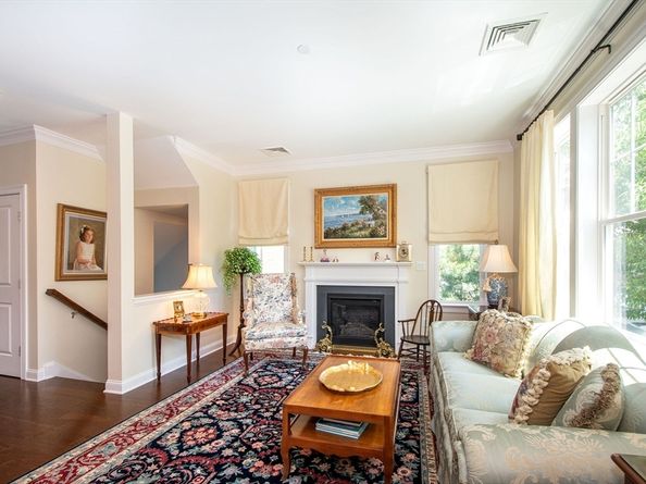 141 Hms Stayner Drive 306, Hingham MA 02043