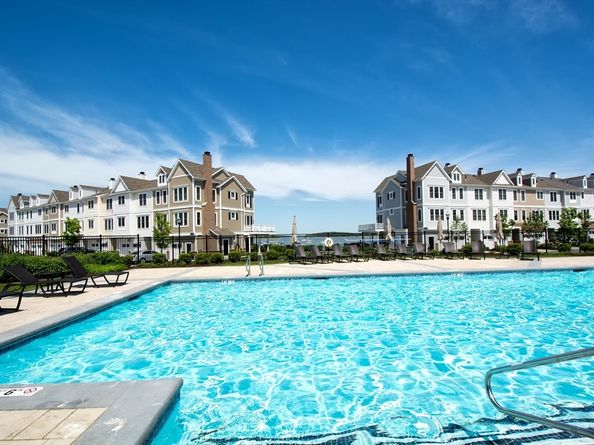 141 Hms Stayner Drive 306, Hingham MA 02043