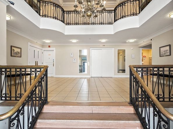 285 Lynn Shore 104, Lynn MA 01902