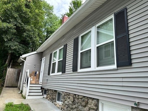 179 Hamilton St, Worcester MA 01604