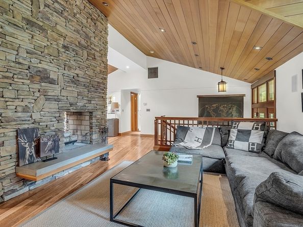 7 Goldenrod Lane, Lynnfield MA 01940