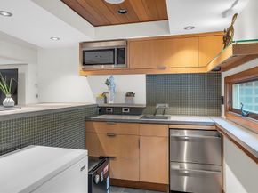 7 Goldenrod Lane, Lynnfield MA 01940