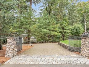 7 Goldenrod Lane, Lynnfield MA 01940