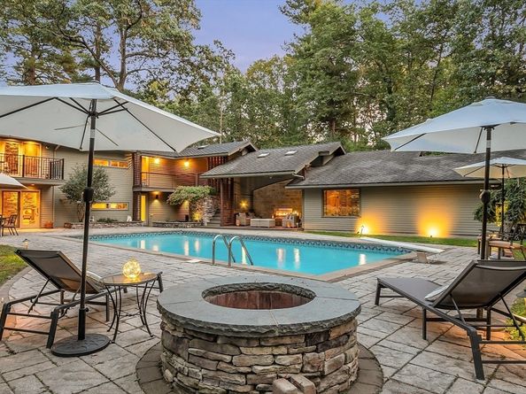 7 Goldenrod Lane, Lynnfield MA 01940