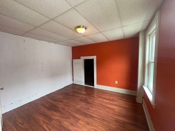 92 Alexander St, Framingham MA 01702