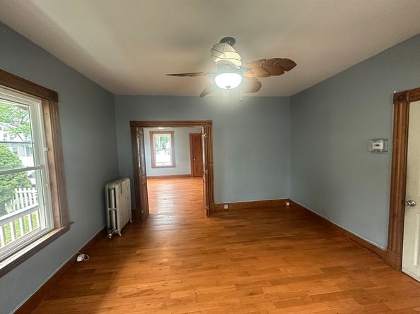 92 Alexander St, Framingham MA 01702