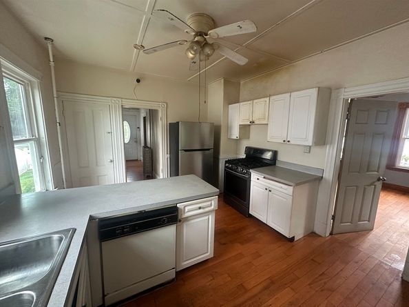 92 Alexander St, Framingham MA 01702