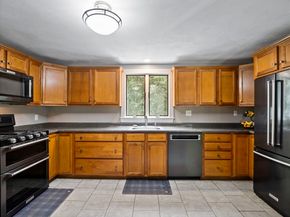 131 East St, Duxbury MA 02332