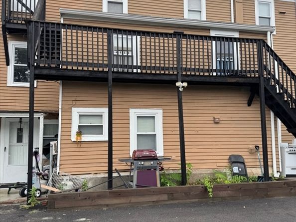 5-9 Morton Sq, Stoughton MA 02072