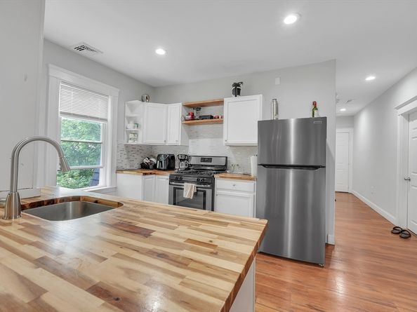 15 Forestdale Rd, Worcester MA 01605