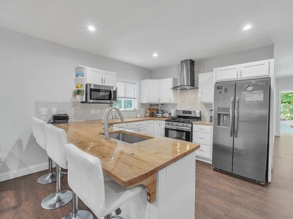 15 Forestdale Rd, Worcester MA 01605