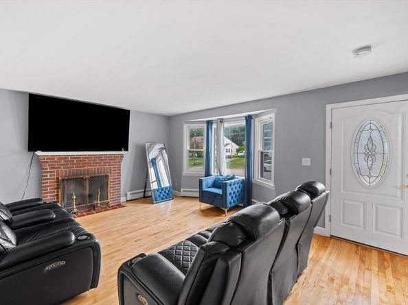 29 Carroll St, Auburn MA 01501