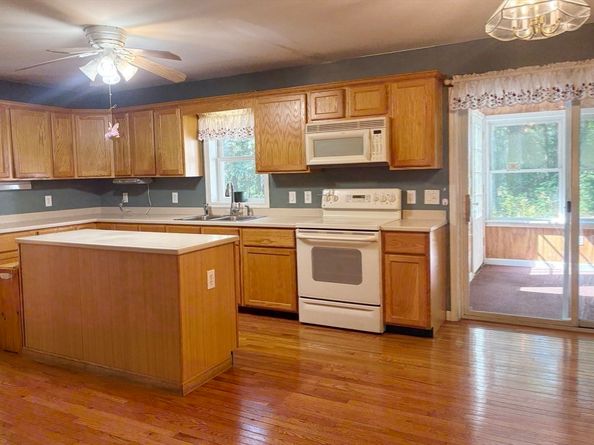 88 Colby Dr, Halifax MA 02338
