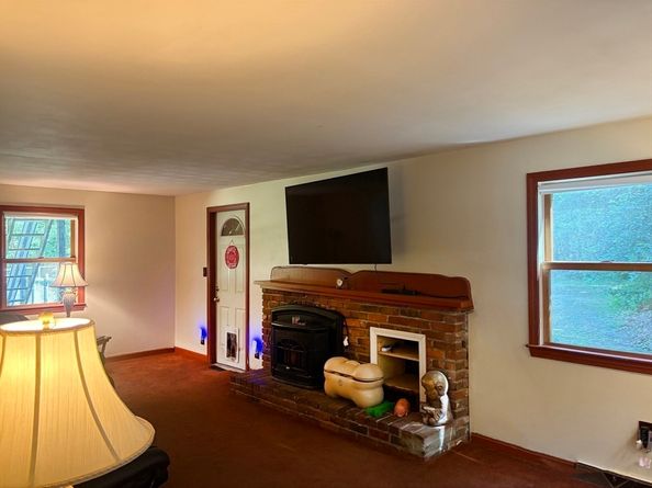 88 Colby Dr, Halifax MA 02338