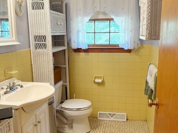 88 Colby Dr, Halifax MA 02338