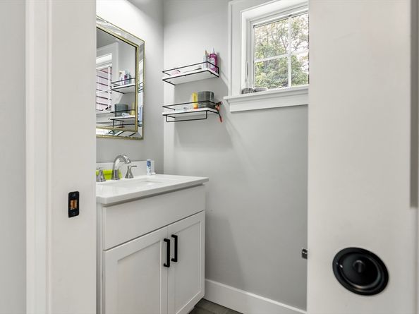 29 Grove St B, Hudson MA 01749