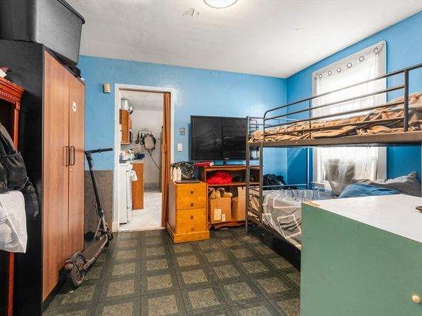 70 Highland St, Revere MA 02151