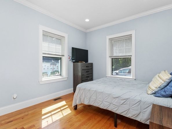 87 Sunnyside St 87, Boston MA 02136