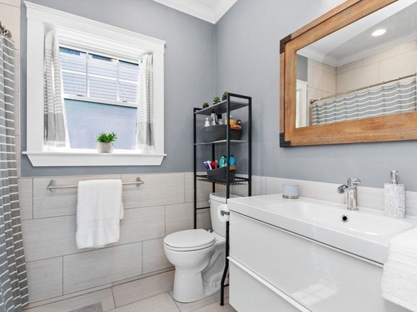 87 Sunnyside St 87, Boston MA 02136