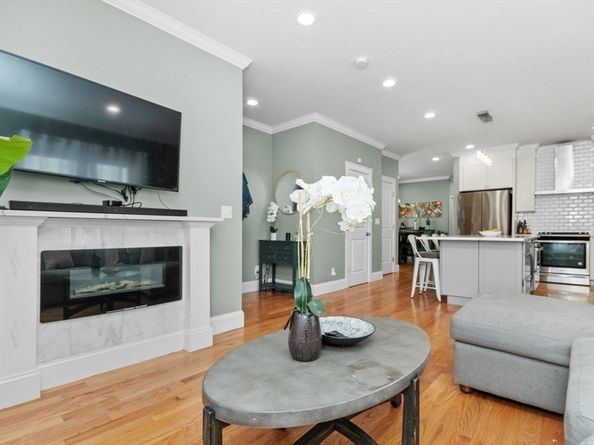 87 Sunnyside St 87, Boston MA 02136