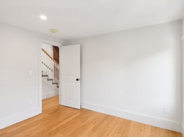 42 Federal St B, Newburyport MA 01950