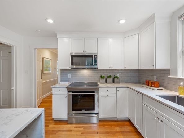 11 Standish Rd, Milton MA 02186