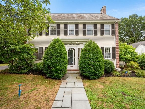 11 Standish Rd, Milton MA 02186