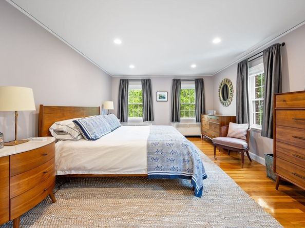 11 Standish Rd, Milton MA 02186