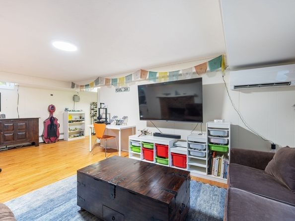 11 Standish Rd, Milton MA 02186