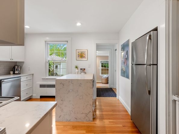 11 Standish Rd, Milton MA 02186