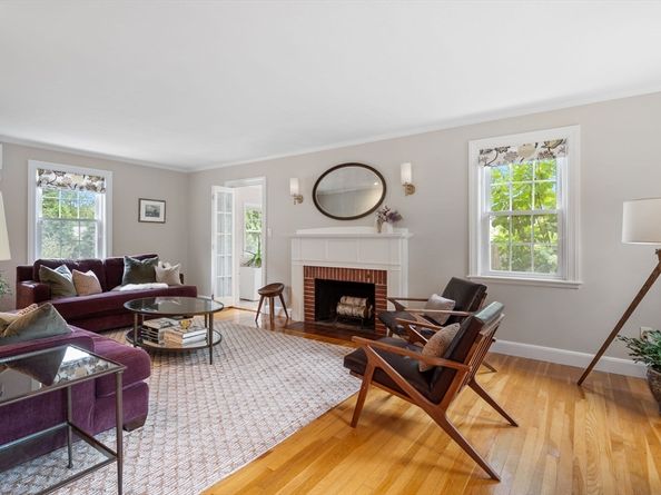 11 Standish Rd, Milton MA 02186