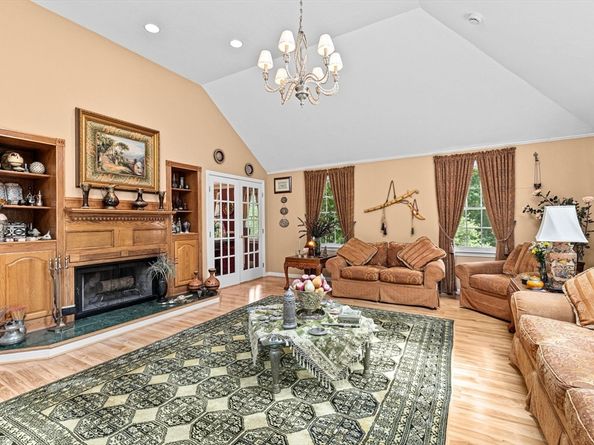 301 Winch St, Framingham MA 01701