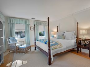 19 Mill Pond, Marblehead MA 01945