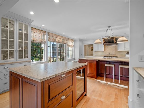 19 Mill Pond, Marblehead MA 01945