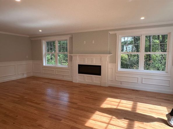 60 Dudley Rd, Billerica MA 01821