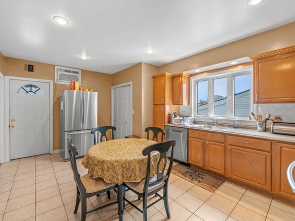 49 Heath 1, Somerville MA 02145