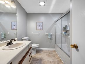 51 Fox Meadow Rd C, Leominster MA 01453