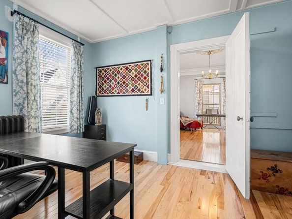 33 Middle St, Gloucester MA 01930