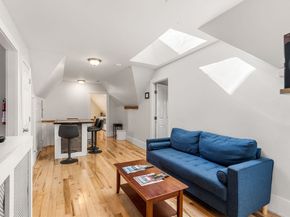33 Middle St, Gloucester MA 01930
