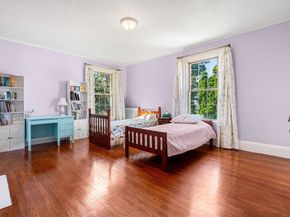 33 Middle St, Gloucester MA 01930