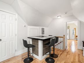 33 Middle St, Gloucester MA 01930