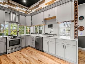 33 Middle St, Gloucester MA 01930