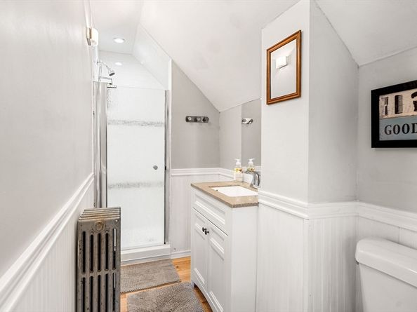 33 Middle St, Gloucester MA 01930