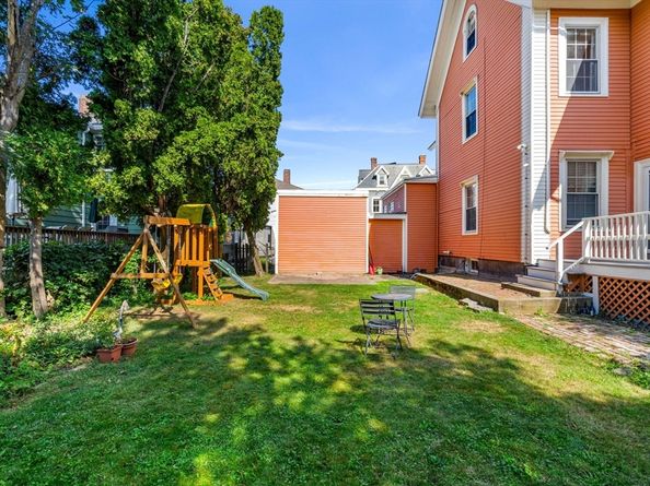 33 Middle St, Gloucester MA 01930